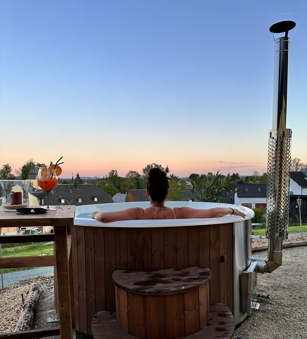 Tina de hidromasaje al aire libre