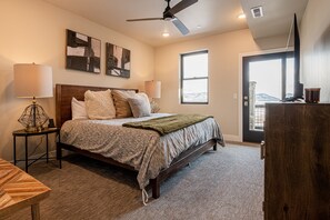 3 habitaciones, tabla de planchar con plancha, wifi y ropa de cama 