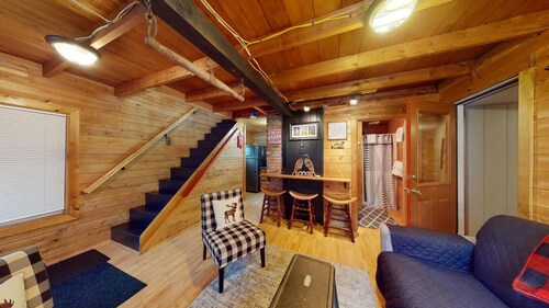 Lupine Lodge (Close Access to Moosehead Lake, ATV and Snowmobile Trails)