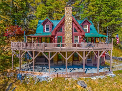Fish, Soak, Play | River Song Retreat | Bring the Dogs!