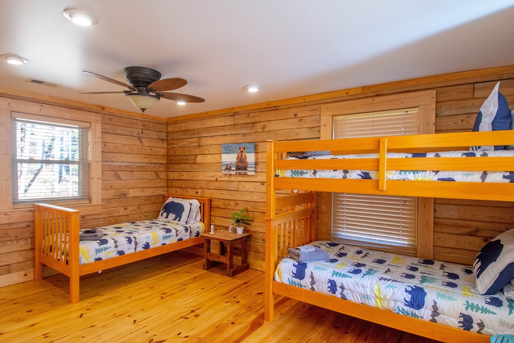 Helton Creek Trout Fishing + Hot Tub & Frisbee Golf! Grassy Creek Vrbo