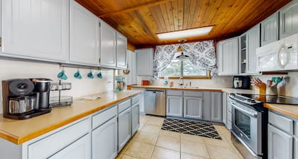 Dog-friendly house near the ocean with woodstove, yard, patio & washer/dryer