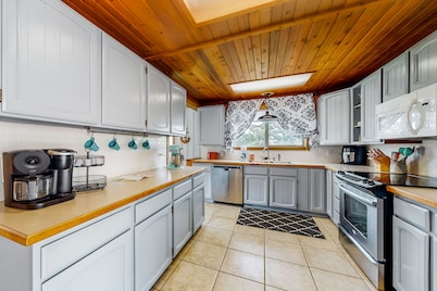 Dog-friendly house near the ocean with woodstove, yard, patio & washer/dryer