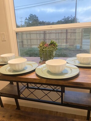 Dining - Stunning Private House with large Patio (Camarillo)