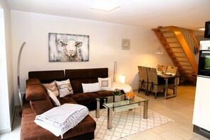 Unclassified image, 2 of 32, button