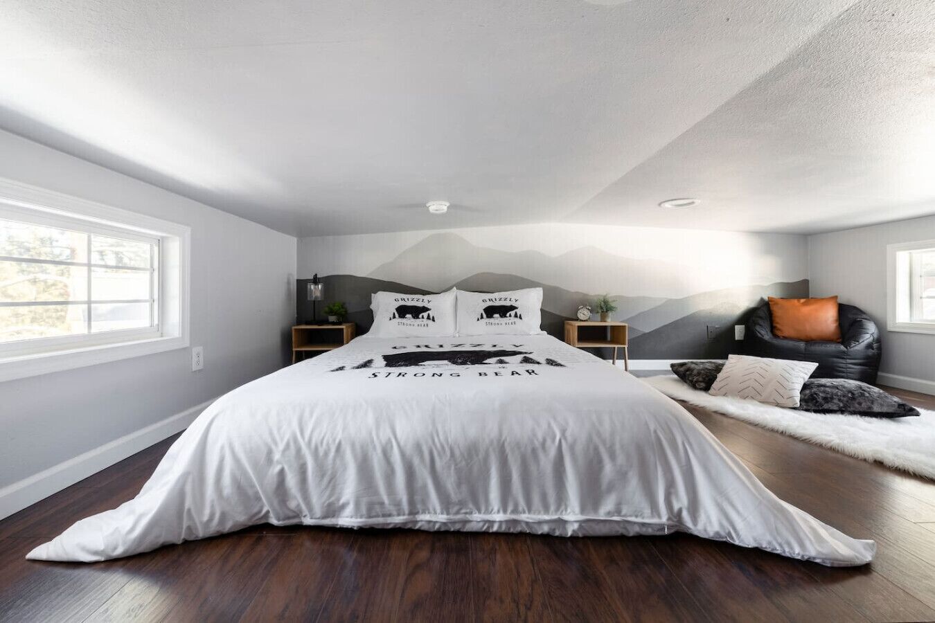 1 Schlafzimmer, Schreibtisch, Bügeleisen/Bügelbrett, Reisekinderbett