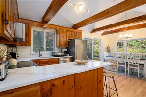 Frigorifero, microonde, forno, lavastoviglie