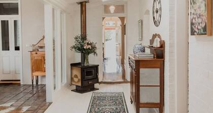 Balmoral - Historic luxe stay in heart of Inverell