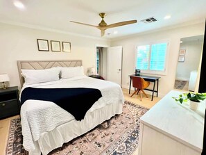 3 bedrooms, desk, iron/ironing board, travel crib - Casa Gia- Quiet Luxury Biltmore Area | Heated Pool (Phoenix)