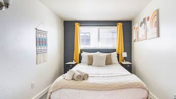 2 Schlafzimmer, Schreibtisch, Bügeleisen/Bügelbrett, kostenloses WLAN