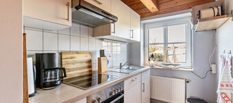 Holiday Apartment "Schipp Landen Lisa" with Shared Garden & Wi-Fi