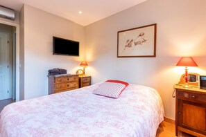 2 sovrum, strykjärn/strykbräda, gratis wi-fi och sängkläder