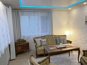 Télévision, lecteur de DVD, chaîne hi-fi