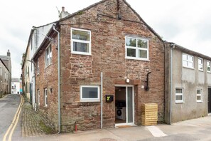 Exterior - Beautiful 2-Bed House in Egremont Milo's place (Egremont)