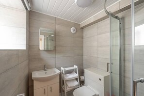 Shower, towels