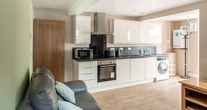 Beautiful 2-Bed House in Egremont Milo's place