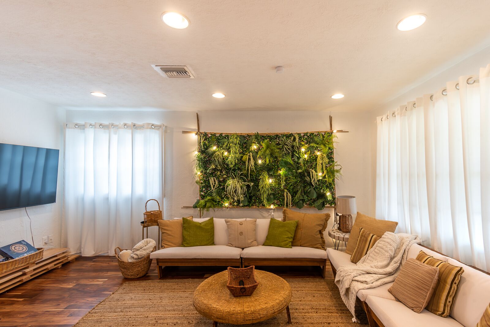 #1 Location Boho Oasis w/Private Yard & Fire Pit