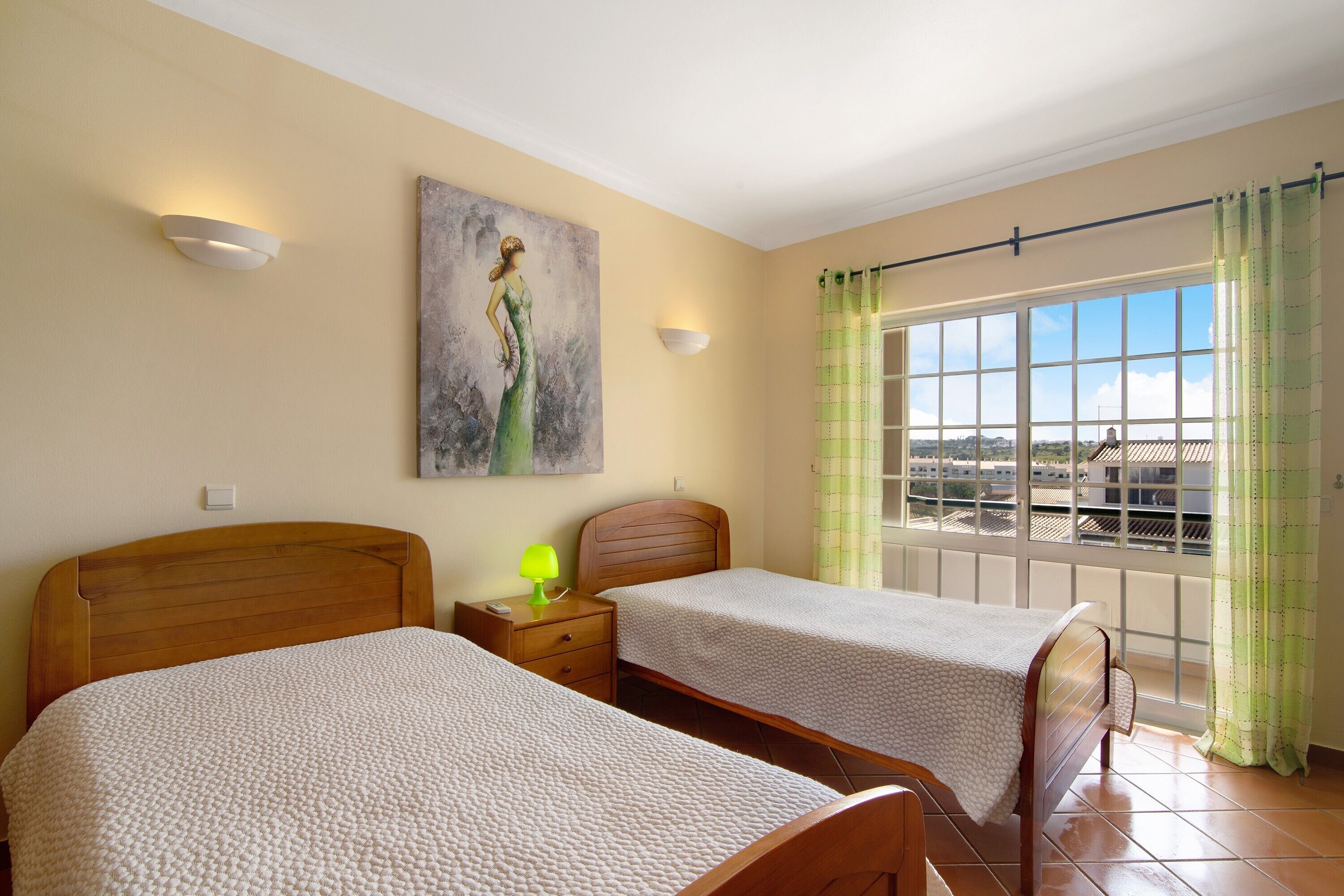 5 bedrooms, iron/ironing board, free WiFi, bed sheets