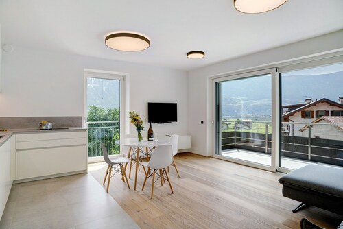 Ferienwohnung "Haus Weinblick 5" mit Bergblick, Garten & WLAN