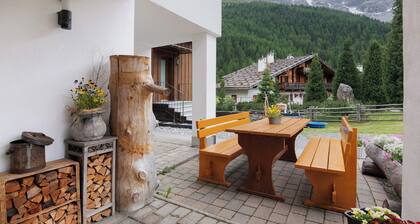 Apartment "Haus Lena" with Balcony and Wi-Fi