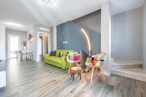 Interior - Holiday Home "Elizabeth House" with Mountain View & Garden (Villasimius)