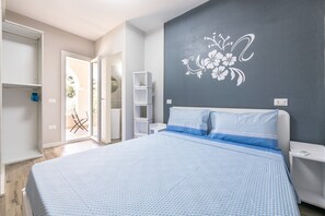 3 bedrooms, bed sheets - Holiday Home "Elizabeth House" with Mountain View & Garden (Villasimius)