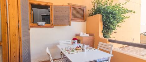 屋外ダイニングエリア