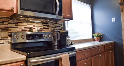 Cozy Ski Condo Close to Ski Resorts!
