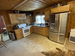 Microwave, oven, stovetop - Ranch Bunkhouse - beautiful views, working ranch experience! (Powell Butte)