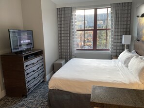 1 bedroom, iron/ironing board, WiFi, bed sheets - Marriott Timber Lodge - one bedroom villa sleeps 4 (South Lake Tahoe)