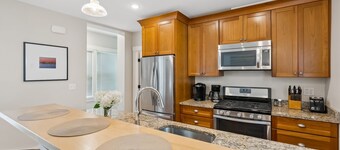 Renovated condo with prime West End location, 2 en suite bathrooms, & HGTV style