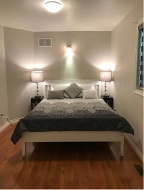 2 bedrooms, iron/ironing board, WiFi, bed sheets