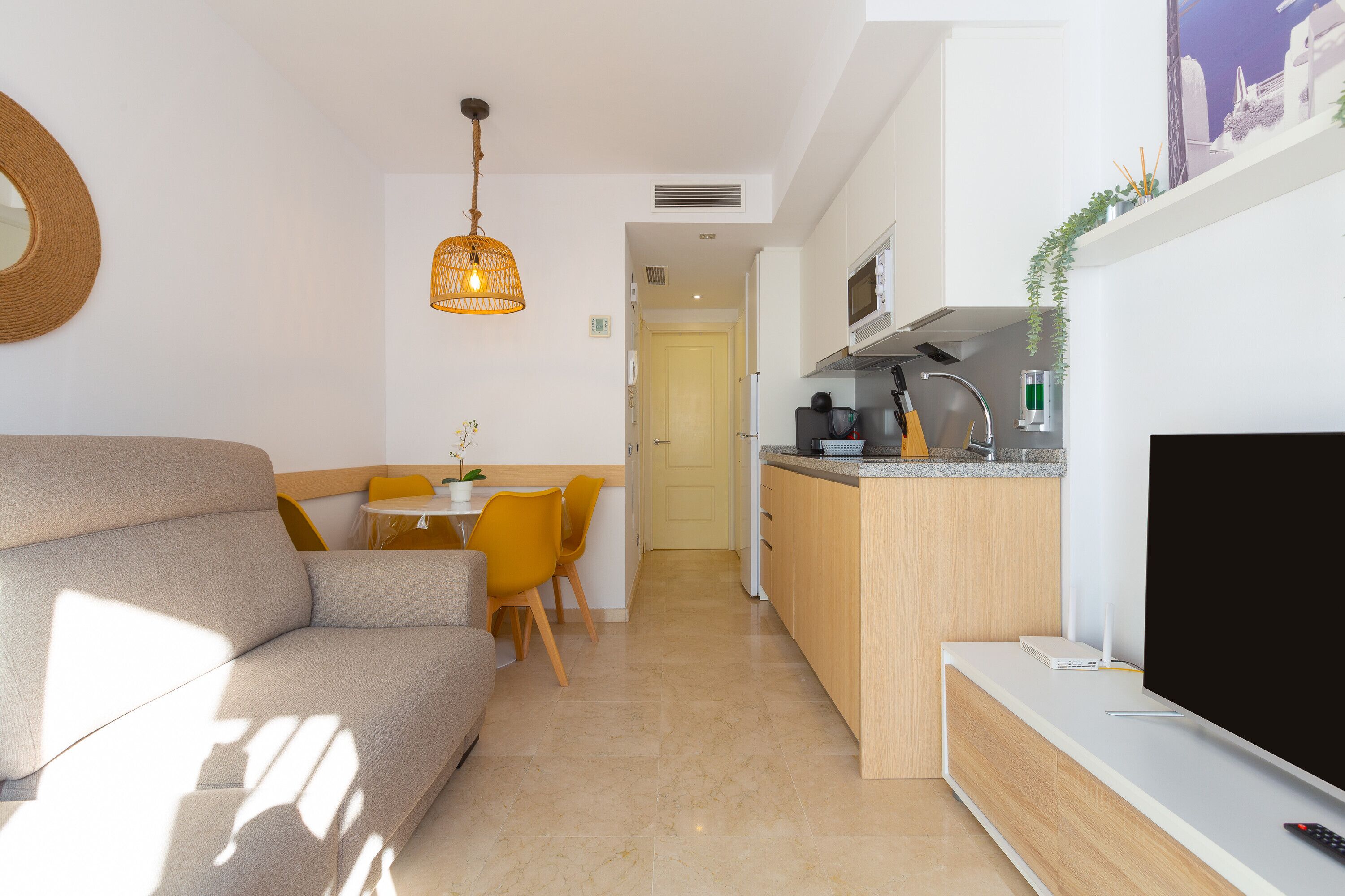 Una televisión, servicios de streaming