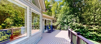 Exquisite dog-friendly home with kayaks, pool table, hot tub, & washer/dryer