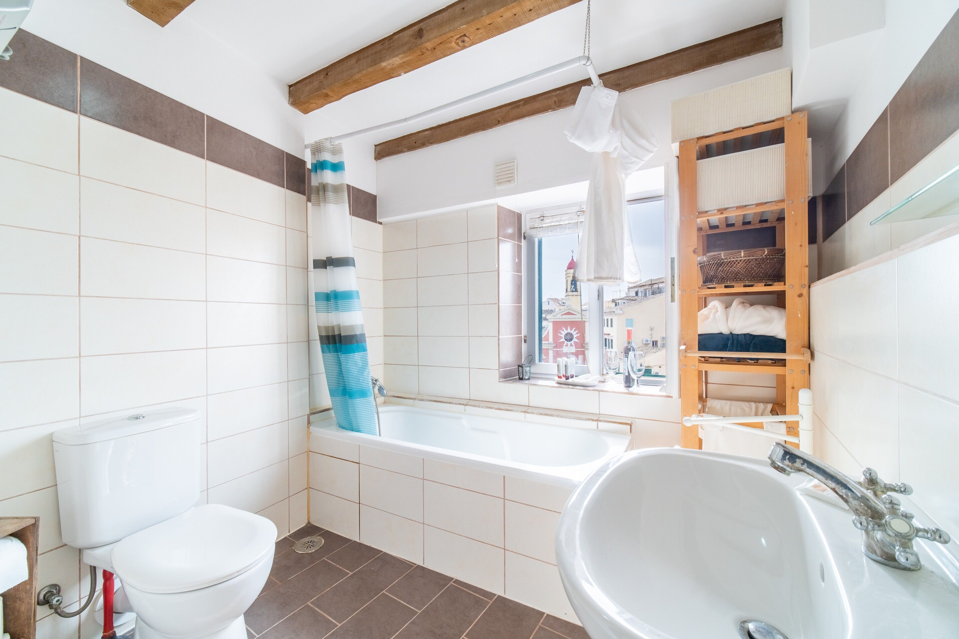Bathtub, hair dryer, towels