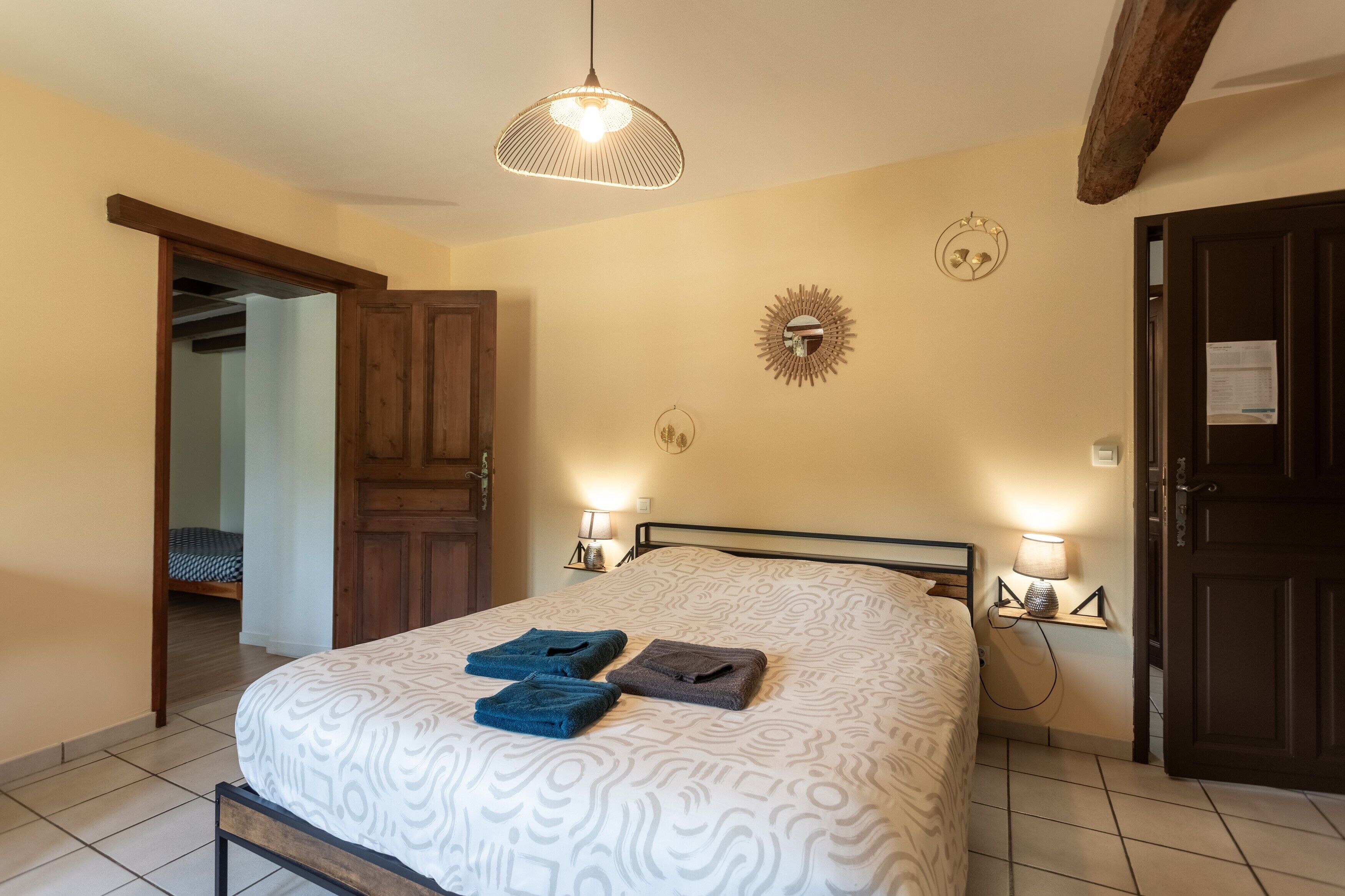 5 bedrooms, iron/ironing board, free WiFi
