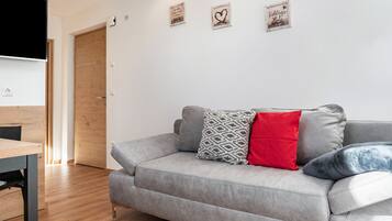 TV, tavolo da ping pong