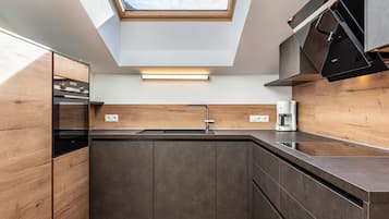 Kühlschrank, Ofen, Herdplatte, Geschirrspüler