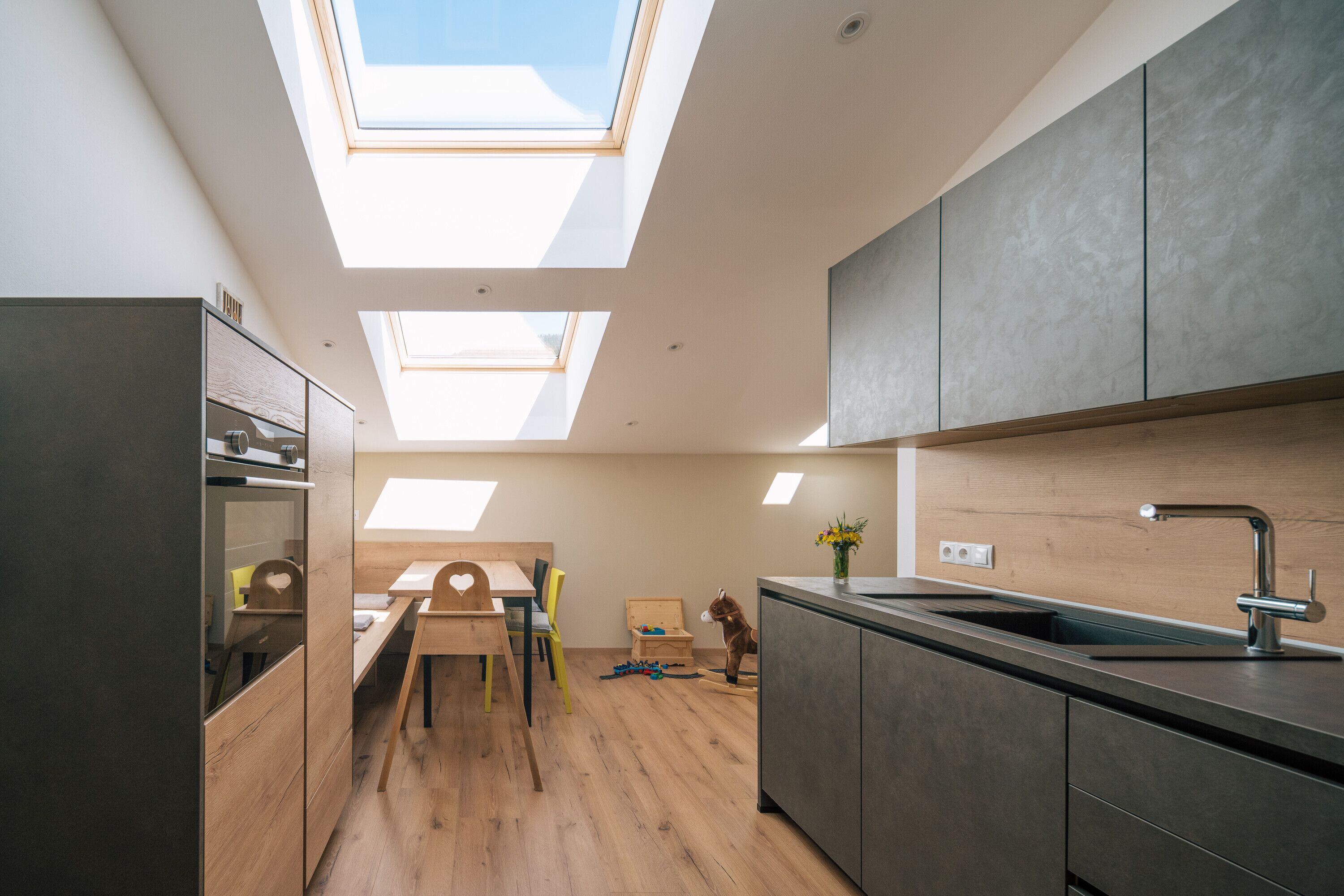 Frigorifero, forno, piano cottura, lavastoviglie