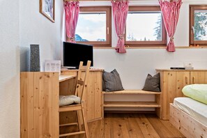 2 quartos, Wi-Fi de cortesia, roupa de cama