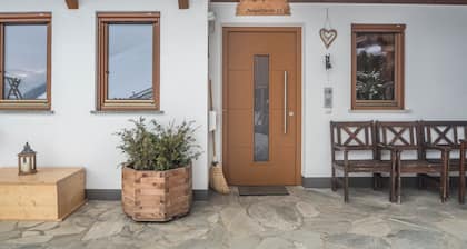 Ferienwohnung "Mountainfarm Innertrein Wiese" mit Bergblick, Balkon und WLAN