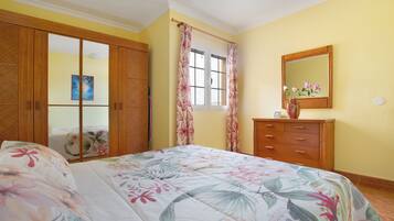 1 chambre, fer et planche Ă repasser, Wi-Fi gratuit, draps fournis