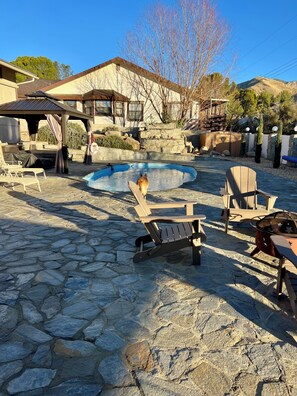 Terrace/patio - Piedras Hermosas Retro Retreat near Kern River (Kernville)