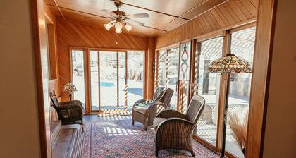 Piedras Hermosas Retro Retreat near Kern River