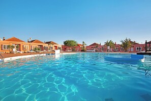 Pool - Holiday Apartment "Paulalucía" with Mountain View, Shared Pool & Wi-Fi (Costa de Antigua)