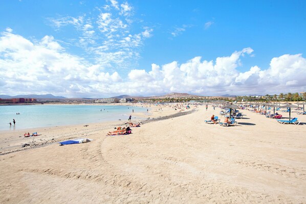 Beach nearby - Holiday Apartment "Paulalucía" with Mountain View, Shared Pool & Wi-Fi (Costa de Antigua)