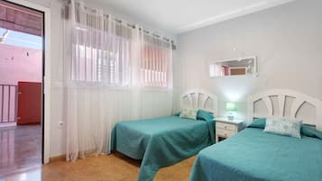 3 bedrooms, iron/ironing board, free WiFi, bed sheets