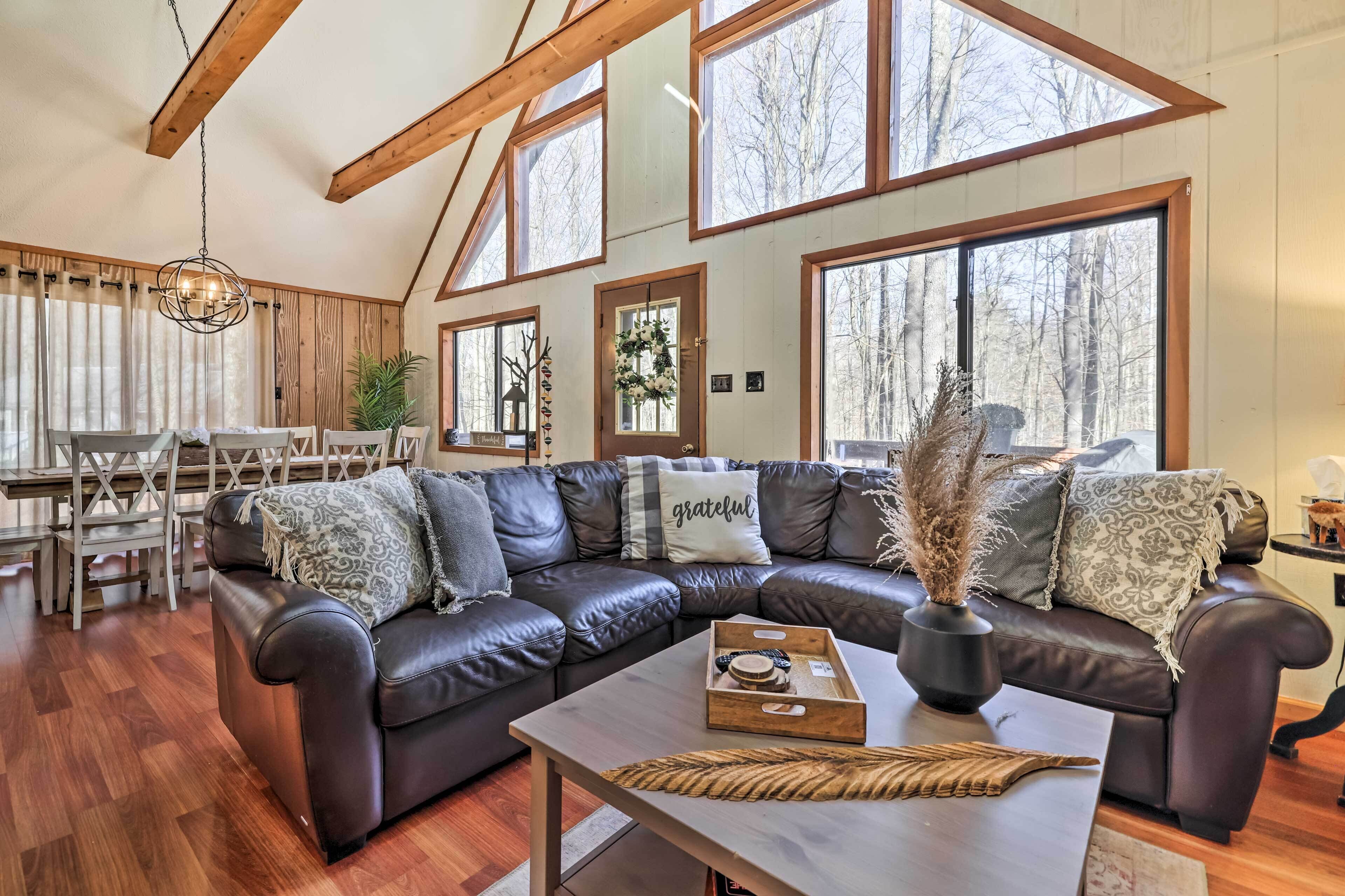 TV, fireplace, books, offices