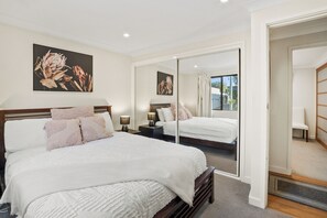 4 soverom, strykejern/-brett, wi-fi (inkludert) og sengetøy