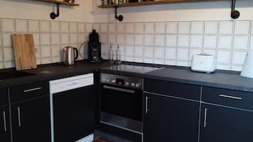 Kühlschrank, Herdplatte, Geschirrspüler